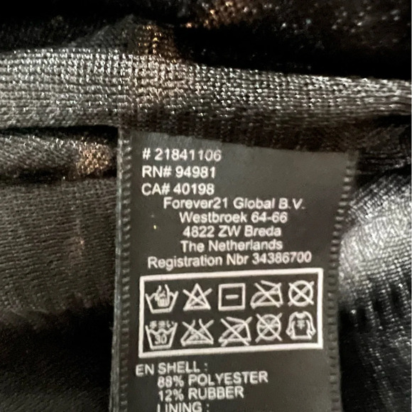 Forever 21 Spandex Black and Silver Sequined Mini Skirt. Size Small. - Picture 5 of 6